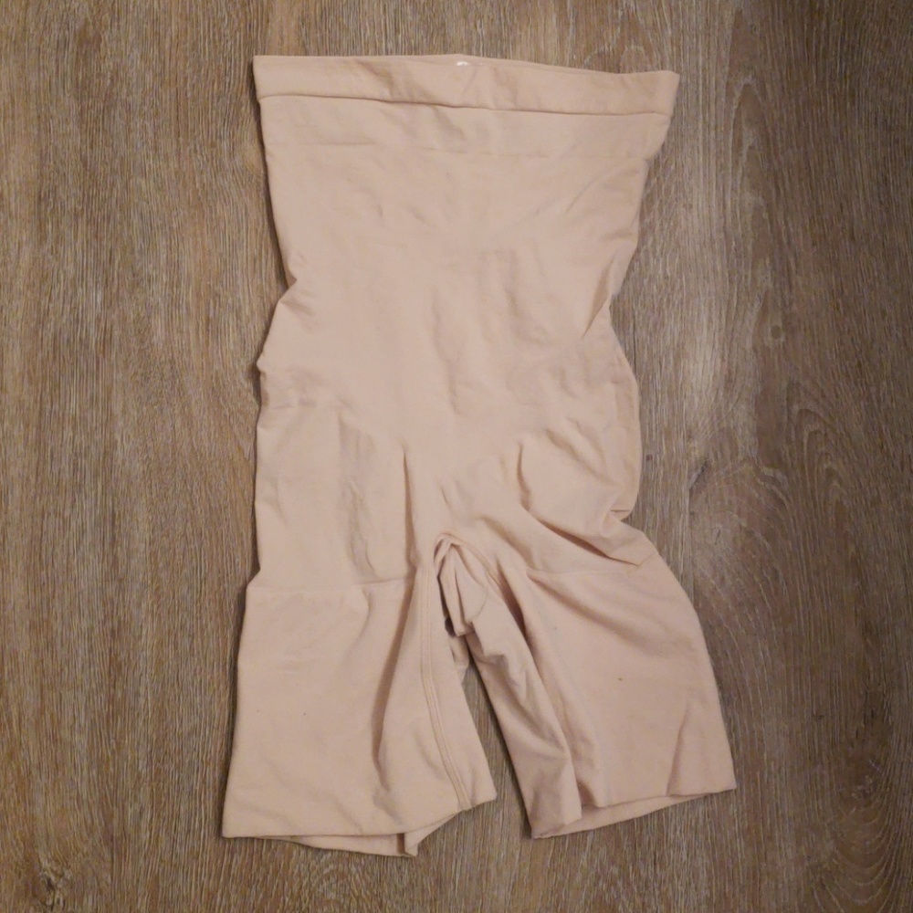SPANX Nude Shapewear Shorts Size L